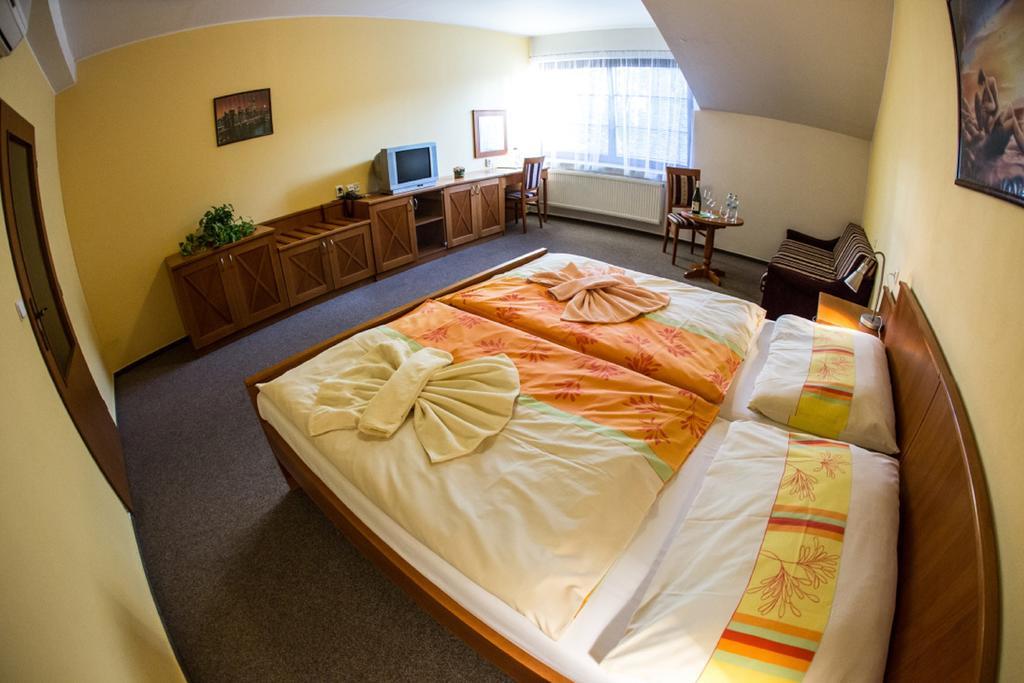 Hotel Na Jizni Přerov Oda fotoğraf