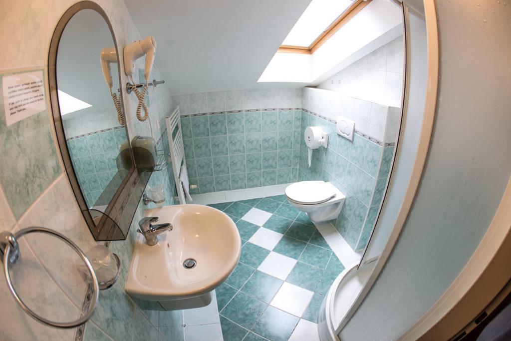 Hotel Na Jizni Přerov Oda fotoğraf